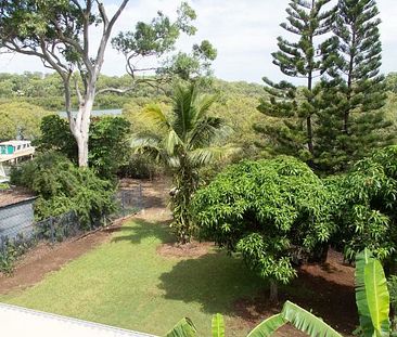 6 Cotton Tree Avenue, Macleay Island QLD 4184 - Photo 2