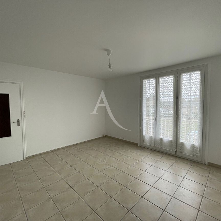Location Appartement 3 pièces 58m² FONTENAY LE COMTE 85200 - Photo 1