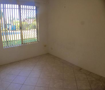 LARGE FAMILY HOME WITH STUDY! - Photo 2