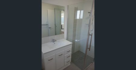 WELL PRESENTED - Photo 3