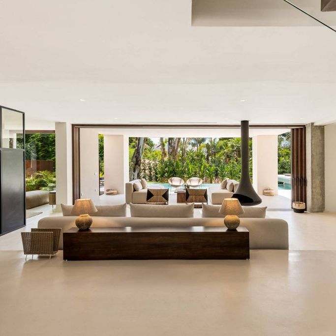 Luxury Villa for rent in Los Monteros, Spain - Photo 1