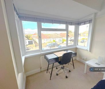 3 bedroom maisonette to rent - Photo 2