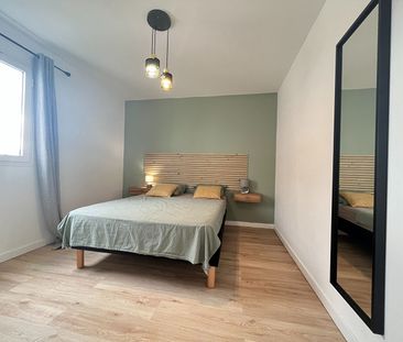 A LOUER - Sainte-Clotilde - Appartement T2 meublé de standing avec ... - Photo 3