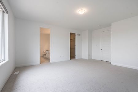 For Lease - 150 Forestwalk Street, Kitchener, Ontario - Photo 2