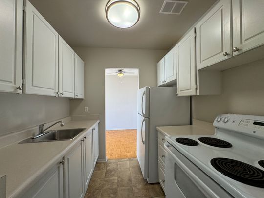 For Lease - 49 Leaside Drive Unit# 601, St. Catharines, Ontario - Photo 1