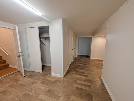 All Inclusive 3 Bedroom Lower unit in Welland! - Photo 5