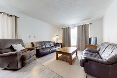 For Lease - 16 Nicole Marie Avenue Unit# Main, Barrie, Ontario - Photo 3