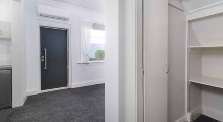 Lovely art deco 1 bedroom apartment - Photo 5