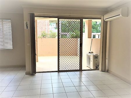 Spacious two-bedroom apartment conveniently located near Wentworthville Train Station - Photo 2