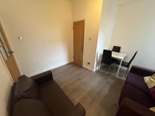 4 bedroom terraced house to rent - Photo 1