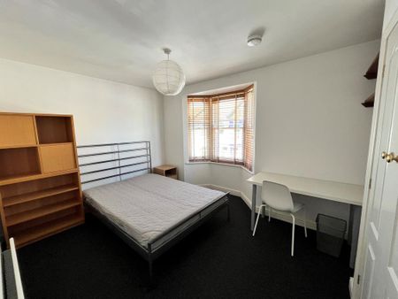 4 bedroom terraced house to rent - Photo 5