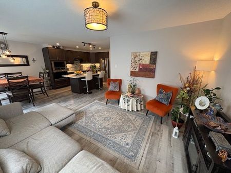 For Lease - 521 Honeylocust Avenue, Kanata, Ontario - Photo 2