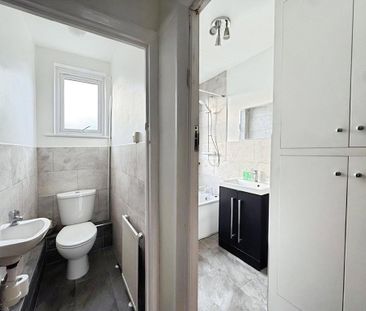 3 bedroom terraced house to rent - Photo 2