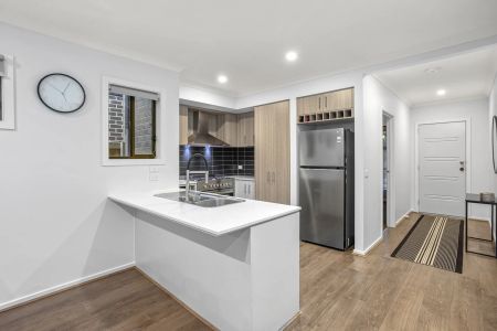 Modern Elegance in the Heart of Strathtulloh - Photo 5