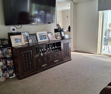 Beautiful House with Three Bedrooms Available - Photo 3