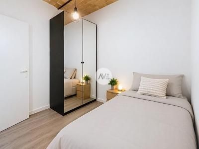 Amazing Apartment of 90 sqm + 70 sqm terrace in an ideal location! - Photo 1