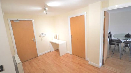 3 bedroom flat to rent - Photo 2