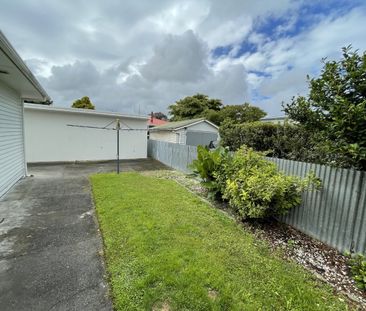 Three Bedroom Family Home - Photo 1