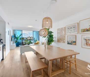 SPACIOUS APARTMENT WITH RIVER VIEW - Photo 1