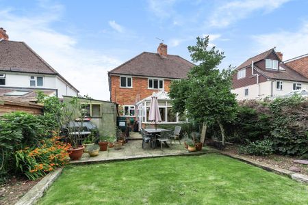 4 bedroom semi-detached house to rent - Photo 2