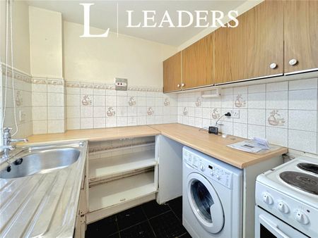 2 bedroom apartment to rent Beach Station Road, Felixstowe, Suffolk, IP11 - Photo 4