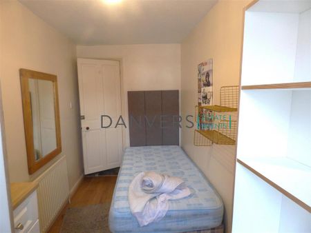 4 bedroom terraced house to rent - Photo 2
