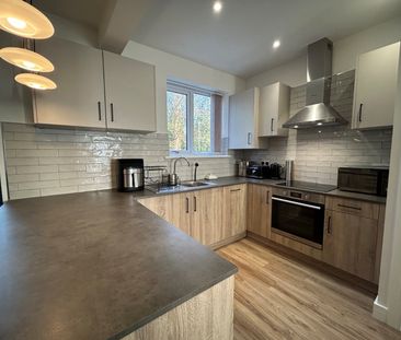 3 bedroom semi-detached house to rent - Photo 4