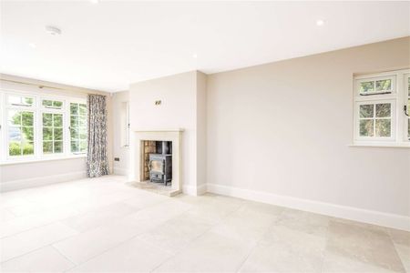 Spacious and well-presented family home just outside of Stow-on-the-Wold. - Photo 3
