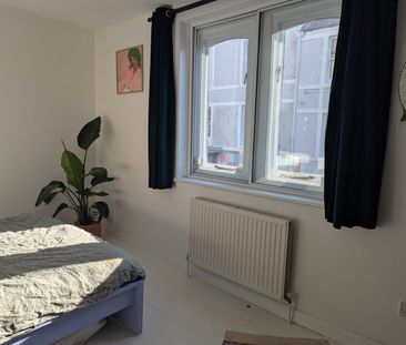 2 Bed Terraced House, Kemp Street, BN1 - Photo 5