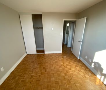 NEWLY RENOVATED 2 Bedroom Apartment in Cooksville! - Photo 1