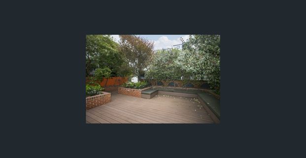 Modern Inner-City Living - Photo 1