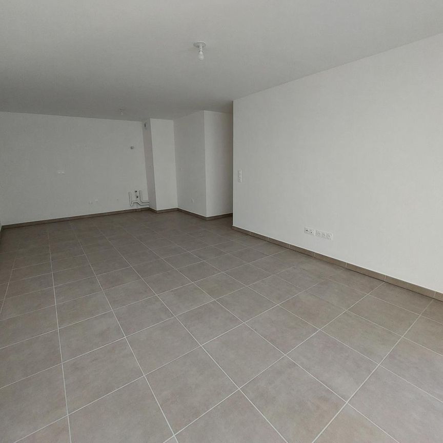 location Appartement T3 DE 66.64m² À NIMES - Photo 1