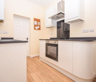 2 bedroom terraced house - Photo 4