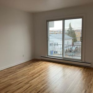 4 1\2 Vieux-Longueuil, libre le 1er juin ou le 1er juillet - Photo 2