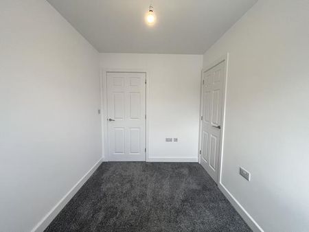 3 bedroom detached house to rent - Photo 2