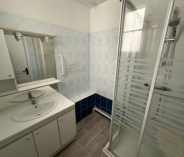 Location Appartement 3 pièces 61m² CHERBOURG-EN-COTENTIN 50100 - Photo 4