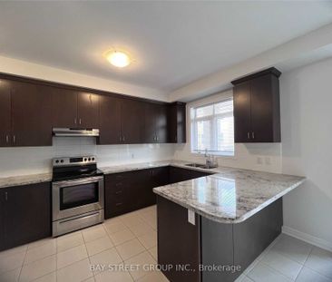 For Lease - 3325 Carding Mill Trail, Oakville, Ontario - Photo 6