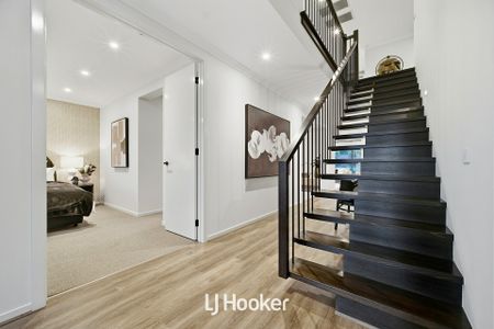 Ex-Display Luxury Home with Five Private Suites & Multiple Living Areas - Photo 5