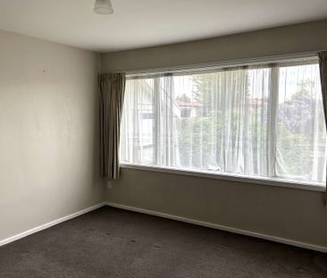 Three Bedroom Property - Photo 4