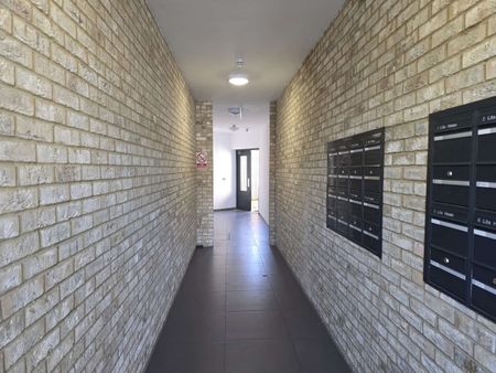 Station Road, London, SE25 - Photo 4