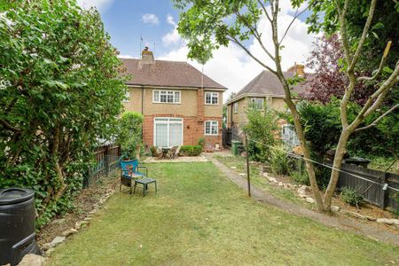 3 bedroom semi-detached house to rent - Photo 2