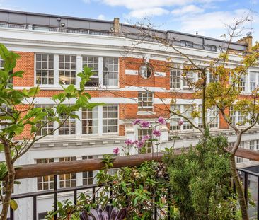 2 Bed Flat, Ironmonger Row, EC1V - Photo 3