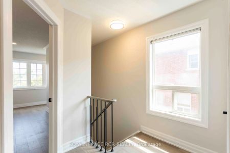 Condo Townhouse For Lease | N9256468 - Photo 3