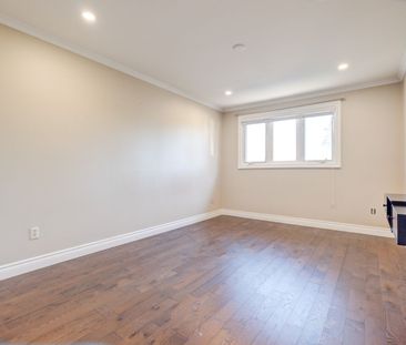 For Lease - 372 Dixon Boulevard, Newmarket, Ontario - Photo 4