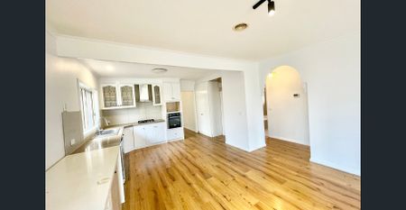 Close to Everything! - Photo 2