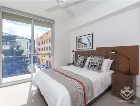 Two Bedroom Fully Furnished Apartment in Teneriffe - Photo 2