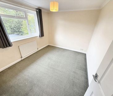 4 bedroom link detached house to rent - Photo 2