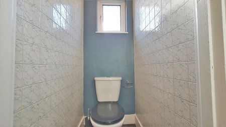 3 bedroom semi-detached house to rent - Photo 4