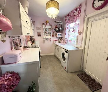 1 bedroom in a house share to rent - Photo 3