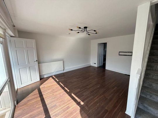 3 bedroom terraced house to rent - Photo 1